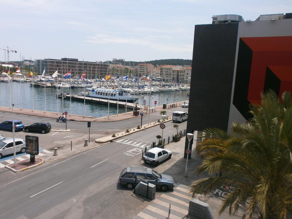 Hotel Restaurant La Frégate La Seyne-sur-Mer Habitación foto